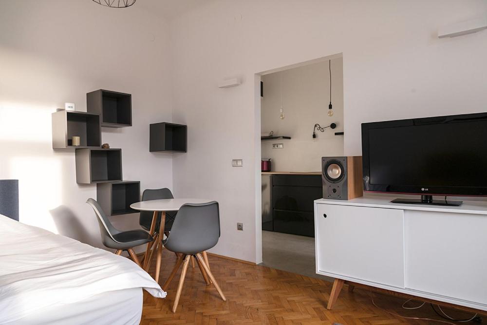 Modern Studio In The Heart Of The City Maribor Exterior foto